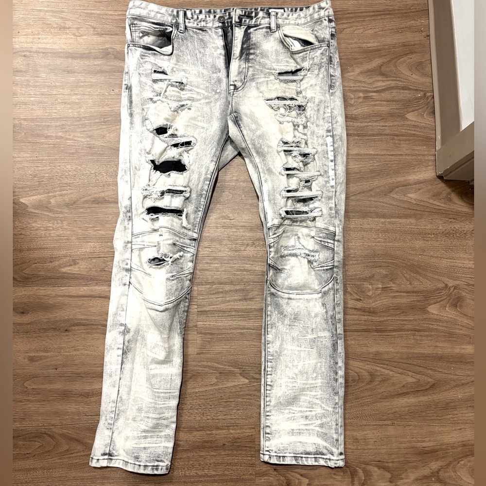 "Revive Your Edge: SmokeRise Denim Co. – Where Style Meets Authenticity!"